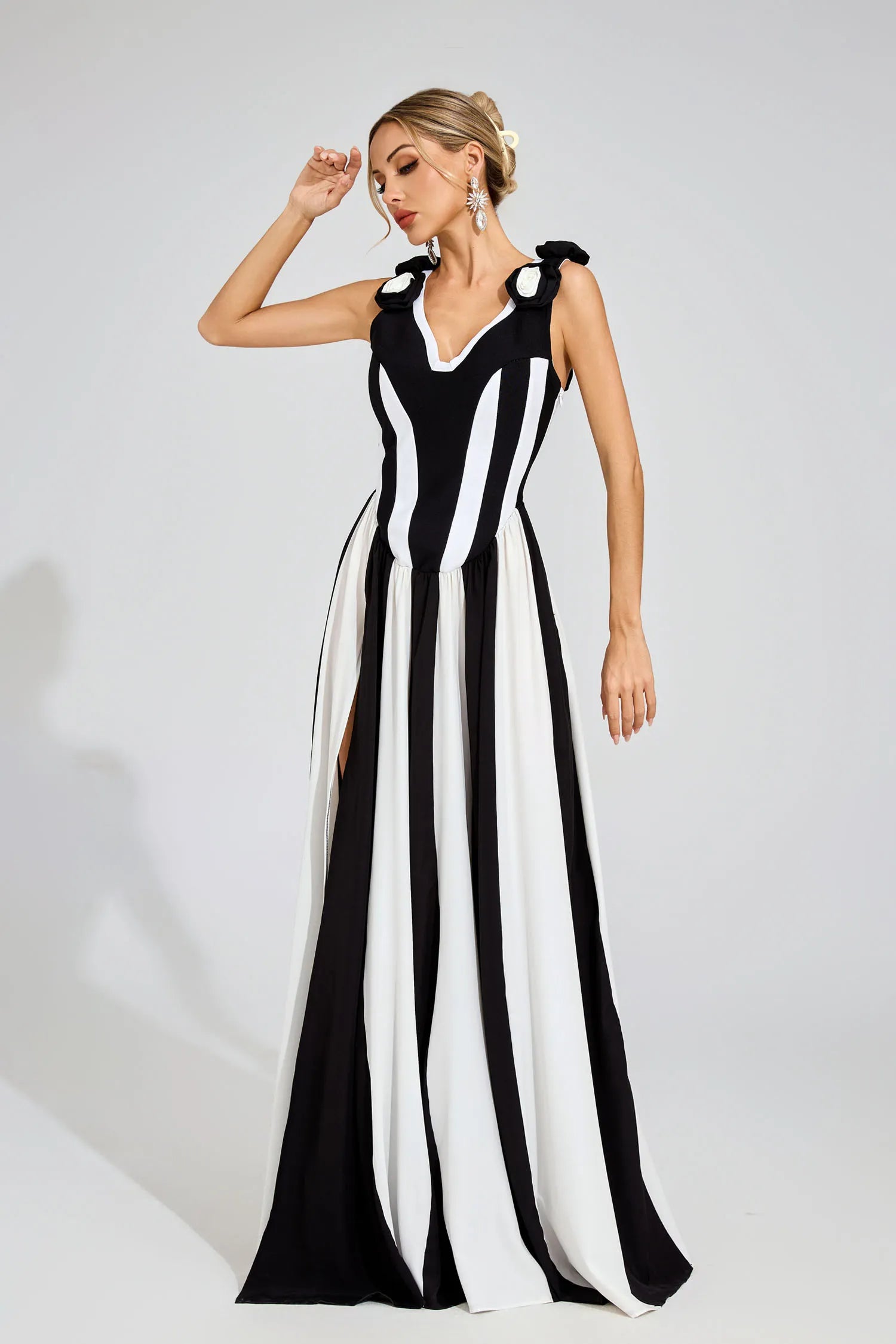Shivani Siyah Maksi Elbise | Xs-Siyah | Xs-Beyaz | S-Siyah | S-Beyaz | M-Siyah | M-Beyaz | L-Siyah | L-Beyaz | Xl-Siyah | Xl-Beyaz | Xxl-Siyah | Xxl-Beyaz